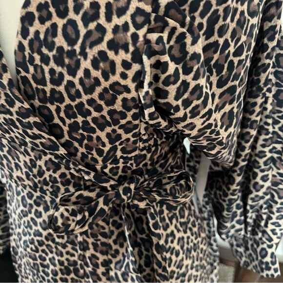 Never Fully Dressed Wrap MIDI Dress Animal Print Long Puff Sleeve Size 8 NWT - Picture 5 of 8